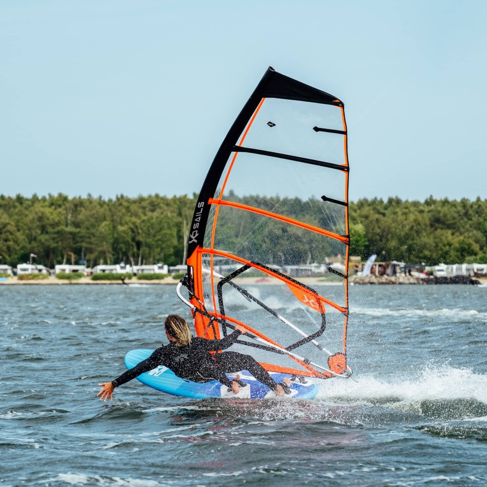 XO-Sails Maverick Monofilm Rig EPX na vode 2